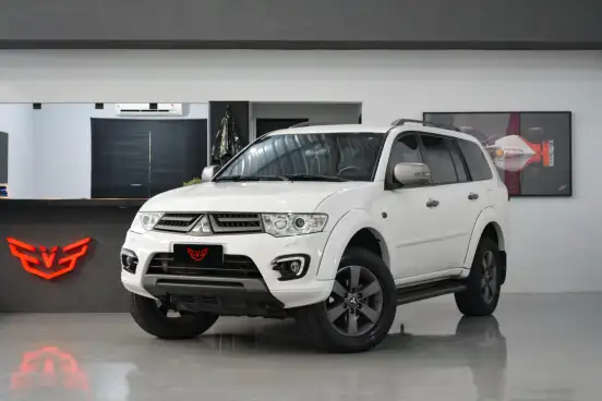 MITSUBISHI-PAJERO DAKAR-2015