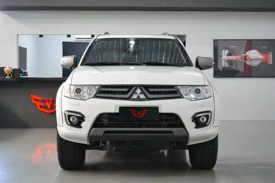 MITSUBISHI-PAJERO DAKAR-2015