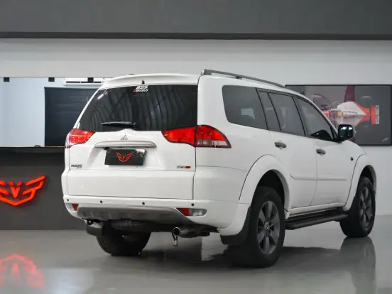 MITSUBISHI-PAJERO DAKAR-3.2 HPE 4X4 7 LUGARES 16V TURBO INTERCOOLER DIESEL 4P AUTOMÁTICO MITSUBISHI-PAJERO DAKAR-2015