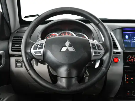 MITSUBISHI-PAJERO DAKAR-3.2 HPE 4X4 7 LUGARES 16V TURBO INTERCOOLER DIESEL 4P AUTOMÁTICO MITSUBISHI-PAJERO DAKAR-2015