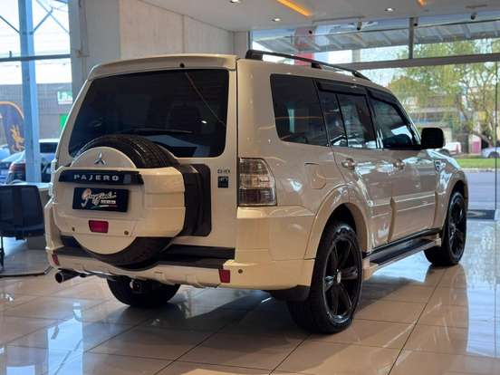 MITSUBISHI-PAJERO FULL-3.2 HPE 4X4 16V TURBO INTERCOOLER DIESEL 2P AUTOMÁTICO MITSUBISHI-PAJERO FULL-2014