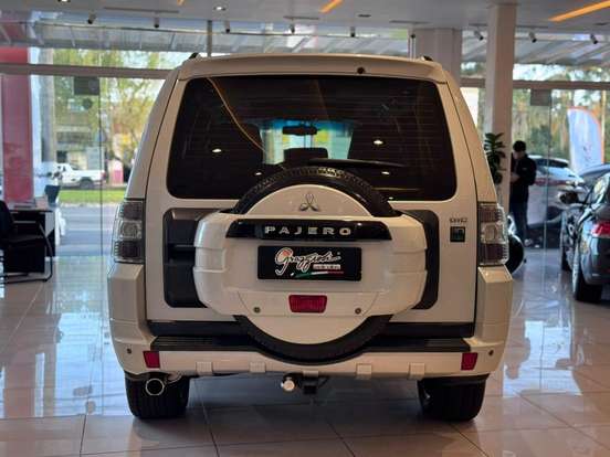 MITSUBISHI-PAJERO FULL-2014