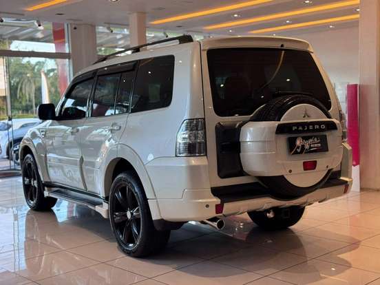 MITSUBISHI-PAJERO FULL-3.2 HPE 4X4 16V TURBO INTERCOOLER DIESEL 2P AUTOMÁTICO MITSUBISHI-PAJERO FULL-2014