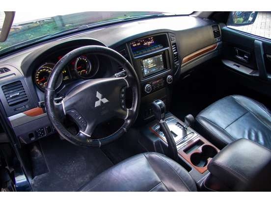 MITSUBISHI-PAJERO FULL-2011