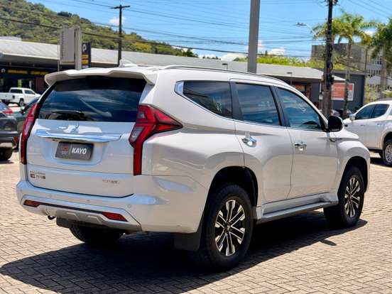 MITSUBISHI-PAJERO SPORT-2.4 16V MIVEC TURBO DIESEL HPE-S AWD AUTOMÁTICO MITSUBISHI-PAJERO SPORT-2022