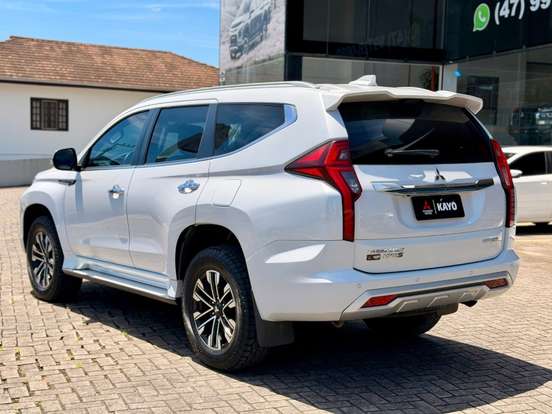 MITSUBISHI-PAJERO SPORT-2.4 16V MIVEC TURBO DIESEL HPE-S AWD AUTOMÁTICO MITSUBISHI-PAJERO SPORT-2022