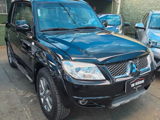 MITSUBISHI-PAJERO TR4-2.0 4X2 16V 140CV FLEX 4P AUTOMÁTICO MITSUBISHI-PAJERO TR4-2013