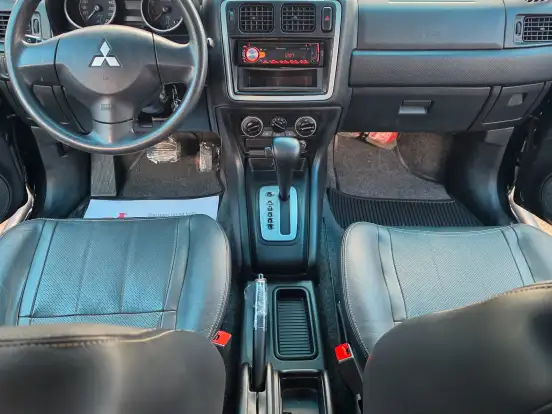 MITSUBISHI-PAJERO TR4-2.0 4X2 16V 140CV FLEX 4P AUTOMÁTICO MITSUBISHI-PAJERO TR4-2013