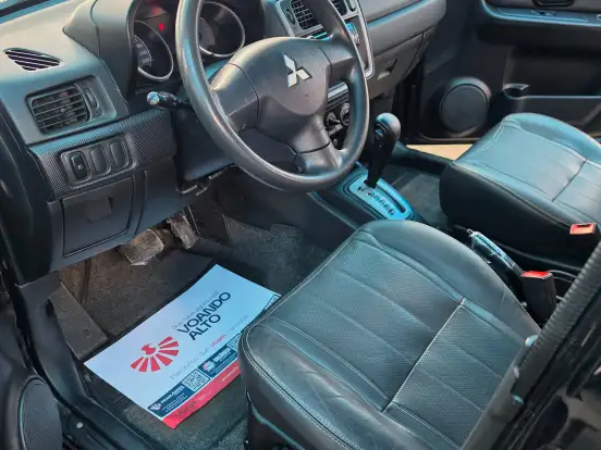 MITSUBISHI-PAJERO TR4-2.0 4X2 16V 140CV FLEX 4P AUTOMÁTICO MITSUBISHI-PAJERO TR4-2013