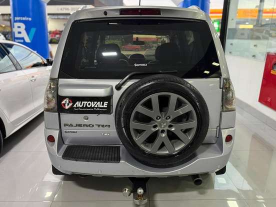 MITSUBISHI-PAJERO TR4-2012