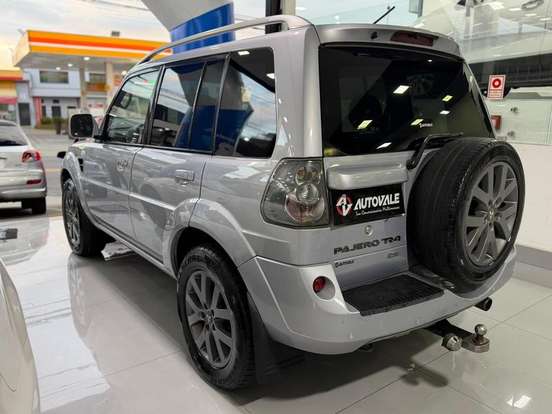 MITSUBISHI-PAJERO TR4-2012