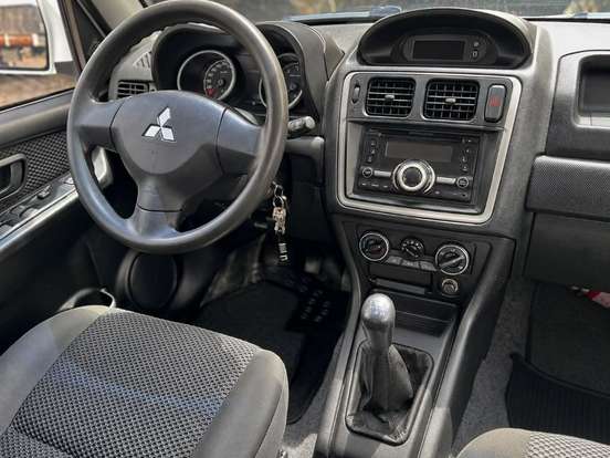 MITSUBISHI-PAJERO TR4-2.0 4X2 16V 140CV FLEX 4P MANUAL MITSUBISHI-PAJERO TR4-2012
