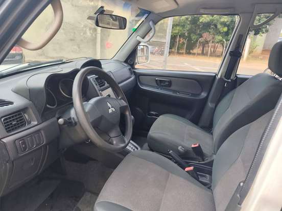 MITSUBISHI-PAJERO TR4-2013