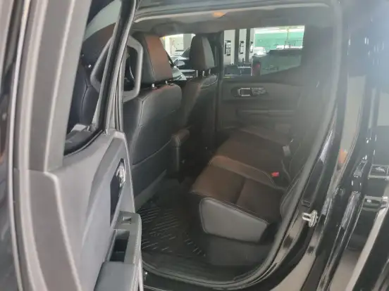MITSUBISHI-TRITON-2025