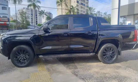 MITSUBISHI-TRITON-2025