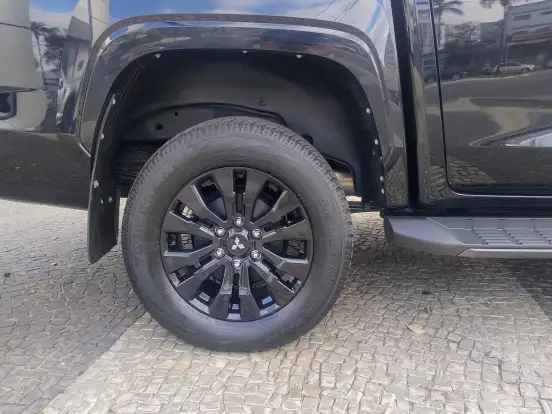 MITSUBISHI-TRITON-2.4 BITURBO DIESEL CD KATANA 4X4 AUTOMÁTICO MITSUBISHI-TRITON-2025