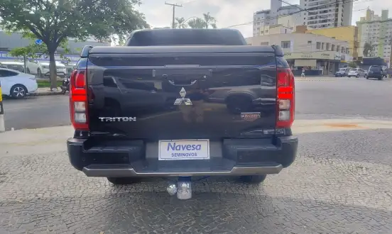 MITSUBISHI-TRITON-2025