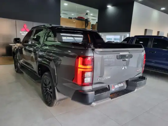 MITSUBISHI-TRITON-2025