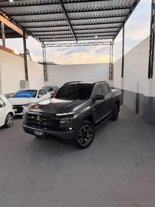 MITSUBISHI TRITON 2.4 BITURBO DIESEL CD TARMAC 4X2 AUTOMÁTICO