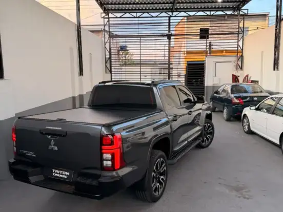 MITSUBISHI-TRITON-2.4 BITURBO DIESEL CD TARMAC 4X2 AUTOMÁTICO MITSUBISHI-TRITON-2027