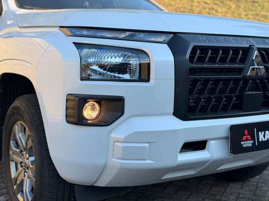 MITSUBISHI-TRITON-2025