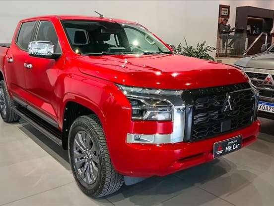 MITSUBISHI-TRITON-2.4 BITURBO DIESEL CD HPE 4X4 AUTOMÁTICO MITSUBISHI-TRITON-2025