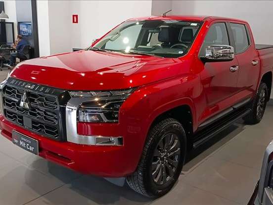MITSUBISHI-TRITON-2.4 BITURBO DIESEL CD HPE 4X4 AUTOMÁTICO MITSUBISHI-TRITON-2025
