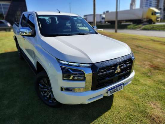 MITSUBISHI-TRITON-2.4 BITURBO DIESEL CD HPE 4X4 AUTOMÁTICO MITSUBISHI-TRITON-2025