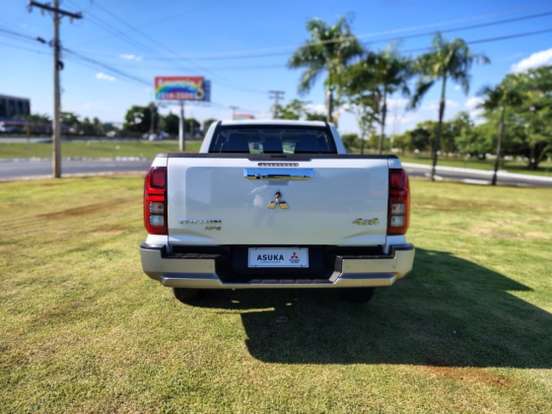 MITSUBISHI-TRITON-2025