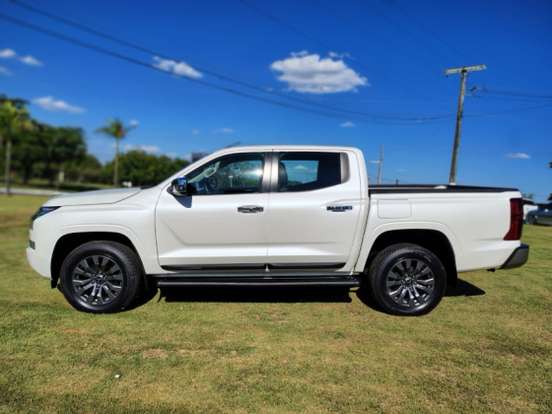 MITSUBISHI-TRITON-2025
