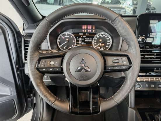 MITSUBISHI-TRITON-2.4 BITURBO DIESEL CD KATANA SR80 4X4 AUTOMÁTICO MITSUBISHI-TRITON-2025