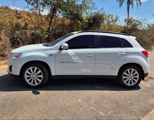 MITSUBISHI-ASX-2014