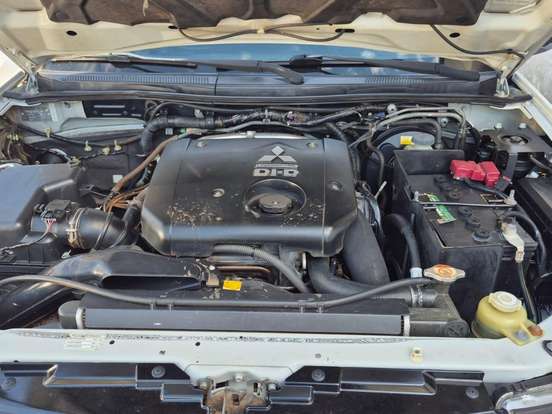 MITSUBISHI-L200 TRITON-3.2 HPE 4X4 CD 16V TURBO INTERCOOLER DIESEL 4P AUTOMÁTICO MITSUBISHI-L200 TRITON-2014