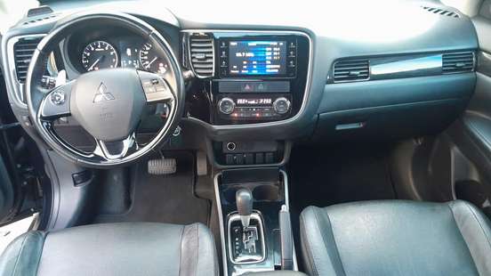 MITSUBISHI-OUTLANDER-2016