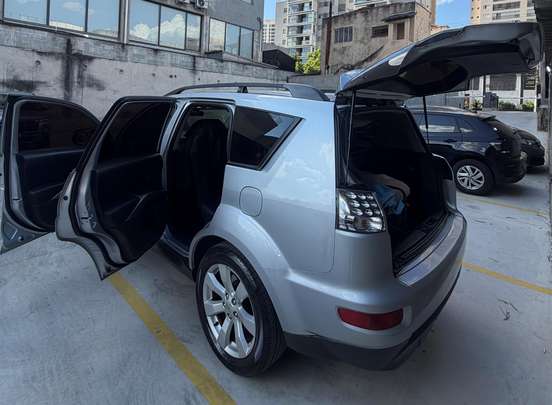 MITSUBISHI-OUTLANDER-2012
