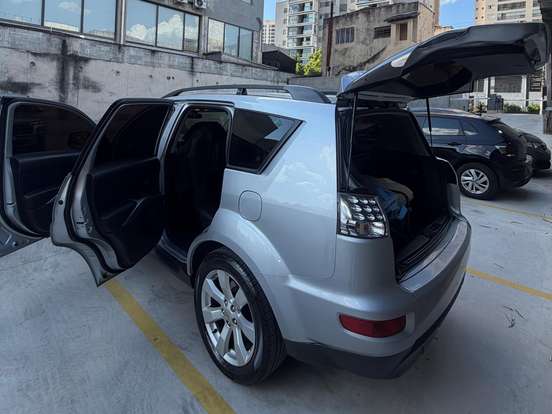 MITSUBISHI-OUTLANDER-2.0 16V GASOLINA 4P AUTOMÁTICO MITSUBISHI-OUTLANDER-2012