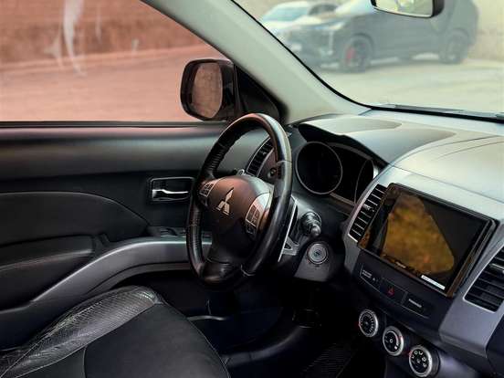 MITSUBISHI-OUTLANDER-2.0 16V GASOLINA 4P AUTOMÁTICO MITSUBISHI-OUTLANDER-2012