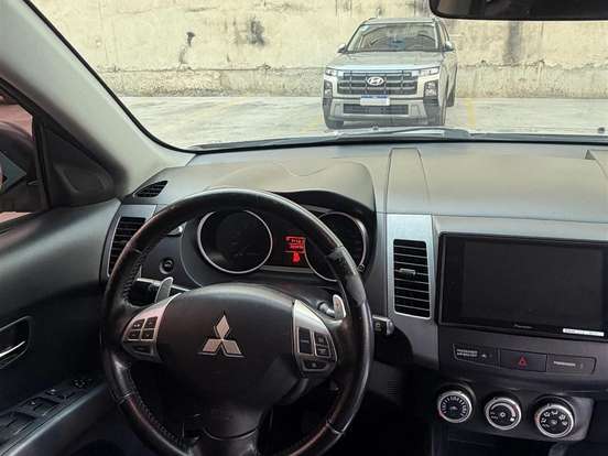 MITSUBISHI-OUTLANDER-2.0 16V GASOLINA 4P AUTOMÁTICO MITSUBISHI-OUTLANDER-2012