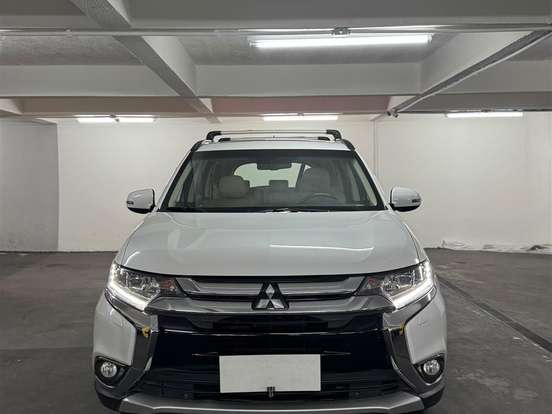 MITSUBISHI-OUTLANDER-3.0 GT 4X4 V6 24V GASOLINA 4P AUTOMÁTICO MITSUBISHI-OUTLANDER-2015