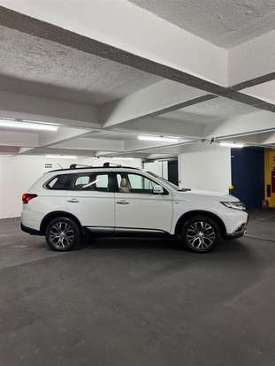 MITSUBISHI-OUTLANDER-2015