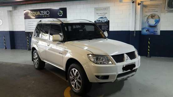 MITSUBISHI-PAJERO TR4-2012