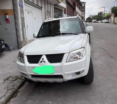 MITSUBISHI-PAJERO TR4-2012