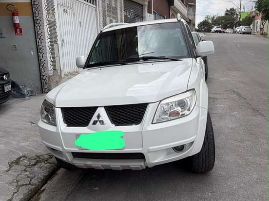 MITSUBISHI-PAJERO TR4-2.0 4X4 16V 140CV FLEX 4P AUTOMÁTICO MITSUBISHI-PAJERO TR4-2012