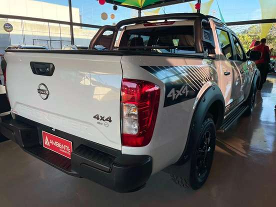 NISSAN-FRONTIER-2024