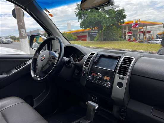 NISSAN-FRONTIER-2016