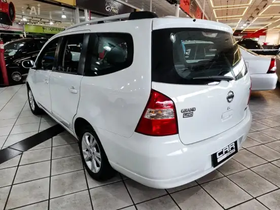 NISSAN-GRAND LIVINA-1.8 SL 16V FLEX 4P AUTOMÁTICO NISSAN-GRAND LIVINA-2014