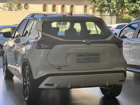 NISSAN-KICKS-2023