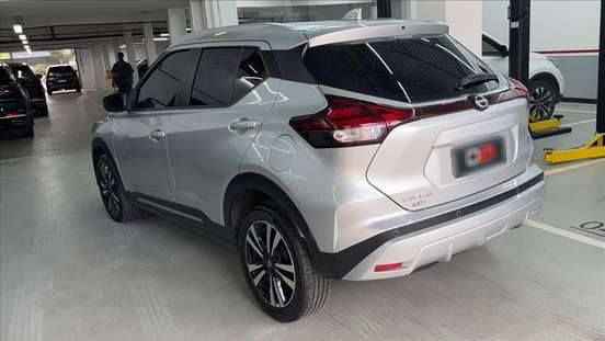 NISSAN-KICKS-2023