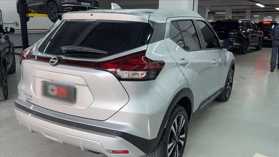 NISSAN-KICKS-2023