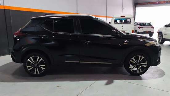NISSAN-KICKS-2022